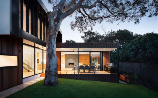 How to lock your home loan into a fixed rate.